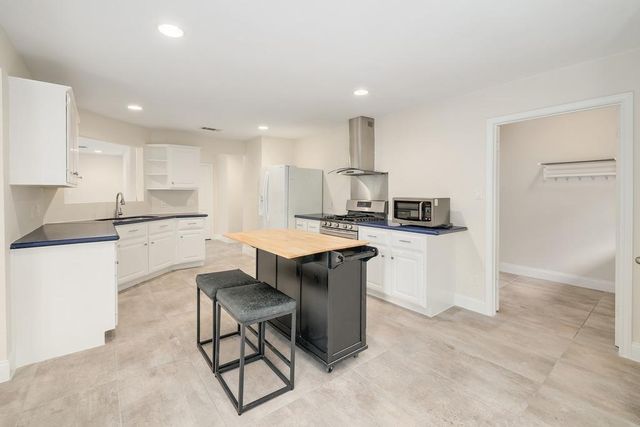 4605 Beechwood HOLW, Austin, TX 78731