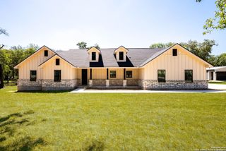 281 Cibolo, La Vernia, TX 78121