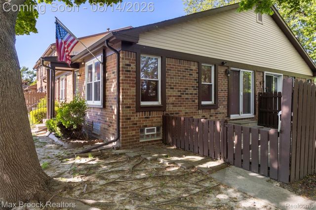 35278 Bristlecone, Clinton Charter Township, MI 48035