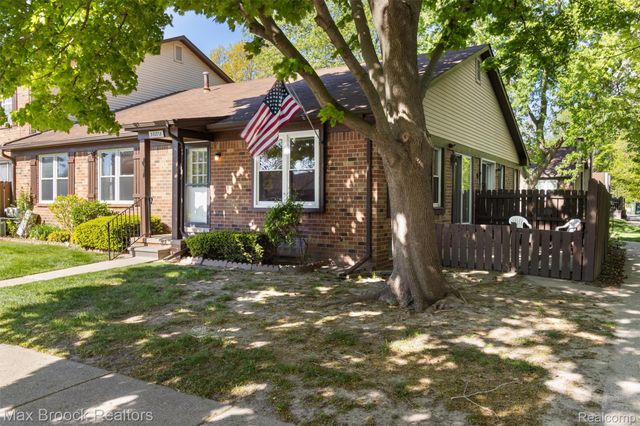 35278 Bristlecone, Clinton Charter Township, MI 48035