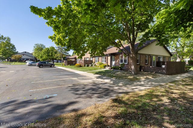 35278 Bristlecone, Clinton Charter Township, MI 48035