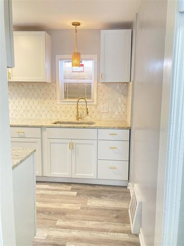 16452 Bringard Drive, Detroit, MI 48205