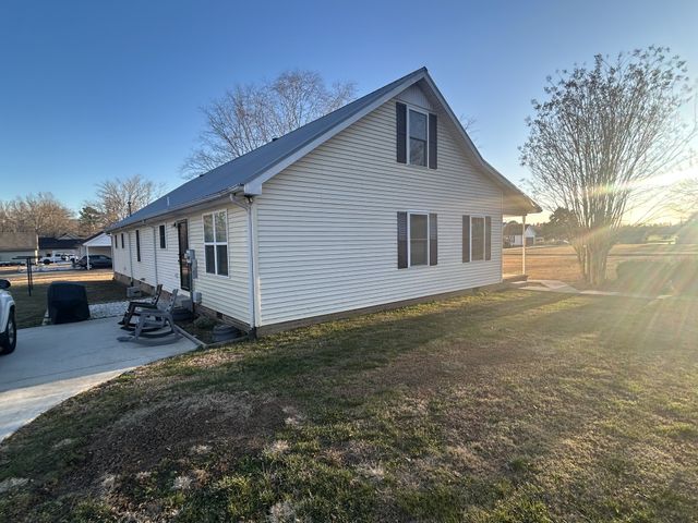 420 Inglewood Dr, Tullahoma, TN 37388