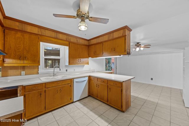 1018 Karen Drive, New Bern, NC 28562