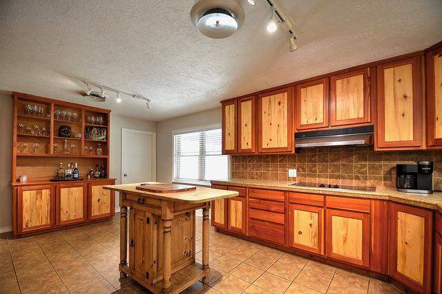 708 Mockingbird Lane, Kerrville, TX 78028