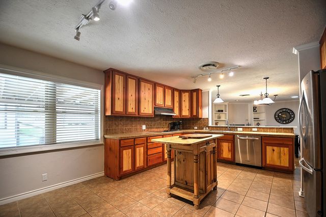 708 Mockingbird Lane, Kerrville, TX 78028