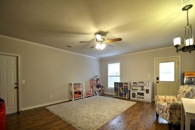 708 Mockingbird Lane, Kerrville, TX 78028