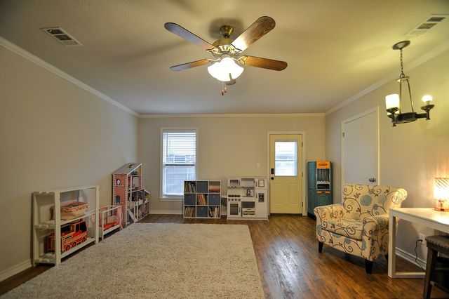 708 Mockingbird Lane, Kerrville, TX 78028