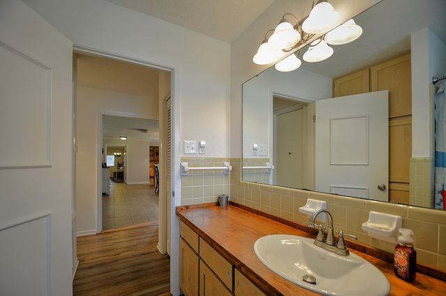 708 Mockingbird Lane, Kerrville, TX 78028