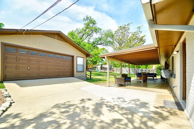 708 Mockingbird Lane, Kerrville, TX 78028