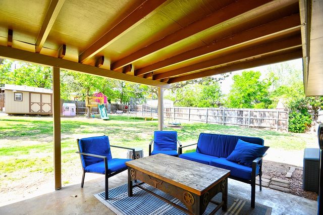 708 Mockingbird Lane, Kerrville, TX 78028