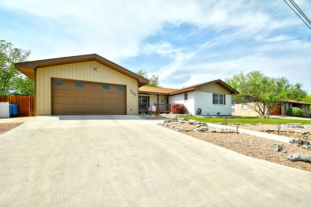 708 Mockingbird Lane, Kerrville, TX 78028