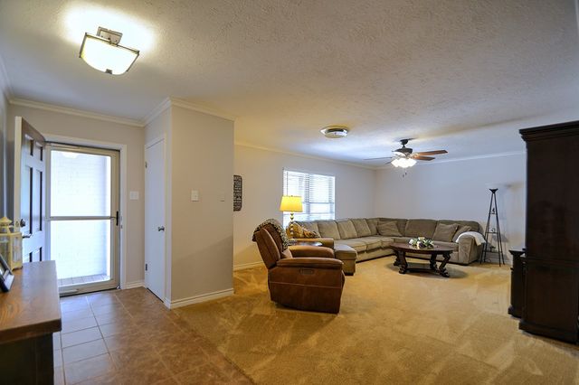 708 Mockingbird Lane, Kerrville, TX 78028