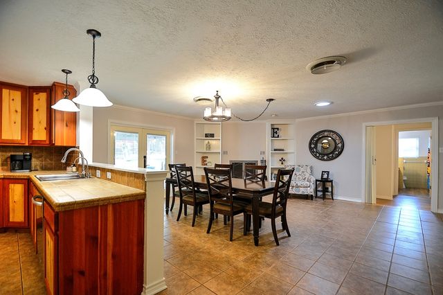 708 Mockingbird Lane, Kerrville, TX 78028