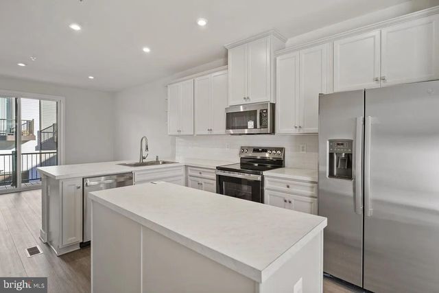 837 LENNOX ST, Baltimore, MD 21217