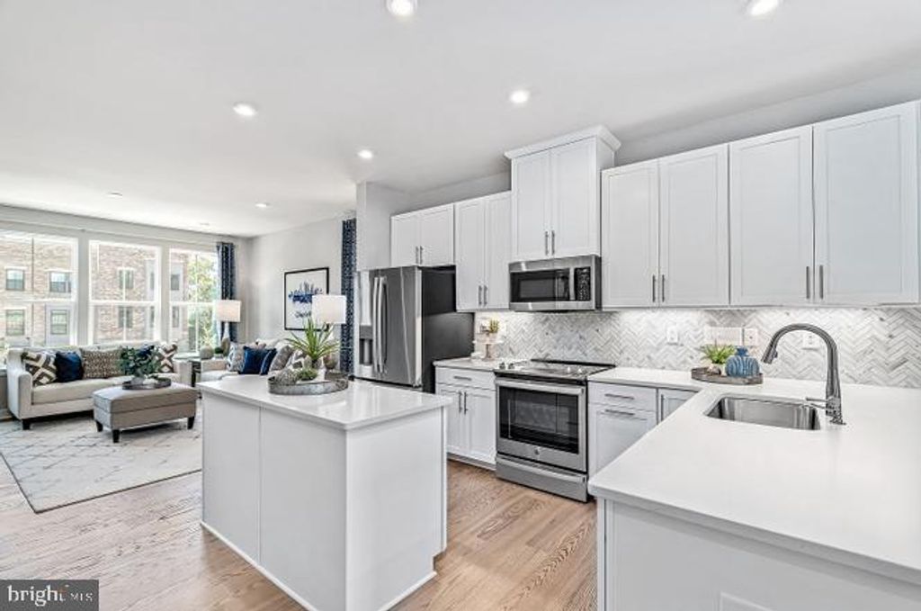 837 LENNOX ST, Baltimore, MD 21217