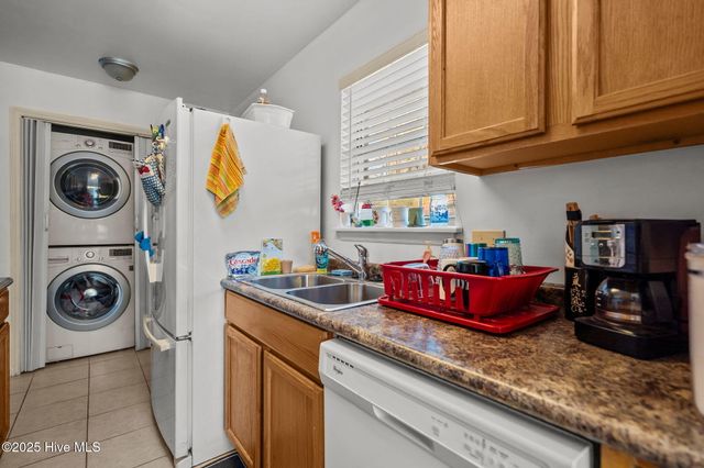 120 Charter Drive, Wilmington, NC 28403