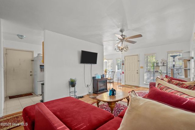 120 Charter Drive, Wilmington, NC 28403