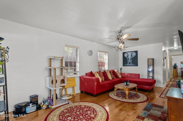 120 Charter Drive, Wilmington, NC 28403