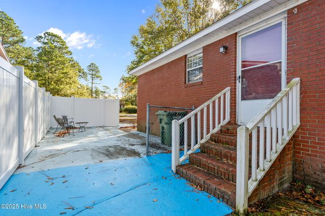 120 Charter Drive, Wilmington, NC 28403