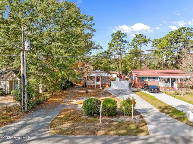 120 Charter Drive, Wilmington, NC 28403