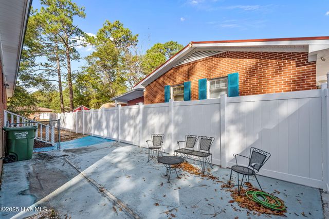 120 Charter Drive, Wilmington, NC 28403