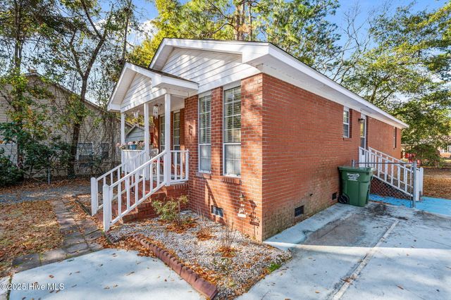 120 Charter Drive, Wilmington, NC 28403