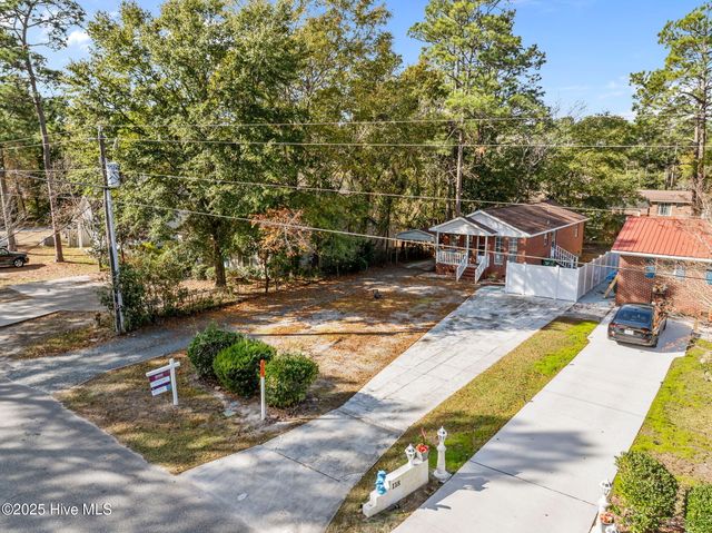 120 Charter Drive, Wilmington, NC 28403