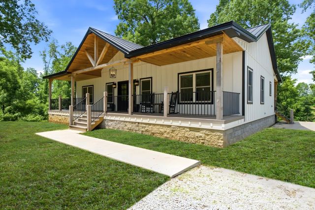 925 Sumac Rd, Pulaski, TN 38478