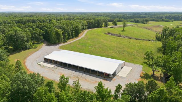 925 Sumac Rd, Pulaski, TN 38478