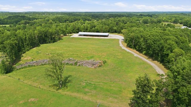 925 Sumac Rd, Pulaski, TN 38478