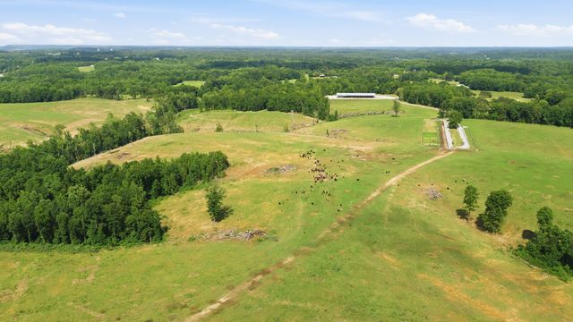 925 Sumac Rd, Pulaski, TN 38478