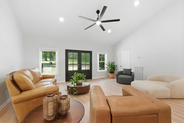 925 Sumac Rd, Pulaski, TN 38478