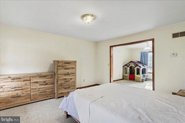 112 MILKY WAY, Shippensburg, PA 17257