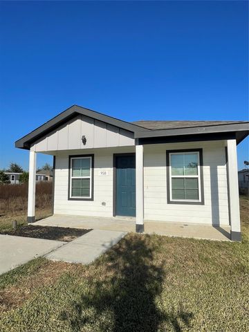 958 Road 5702, Cleveland, TX 77327