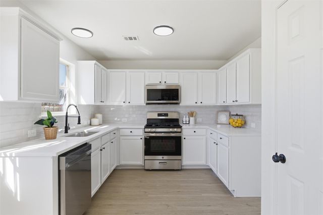 12213 Prairie Glen CT, Del Valle, TX 78617