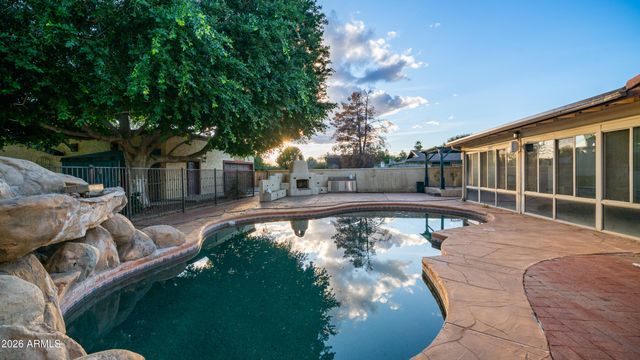 8807 W CHRISTA Way, Tolleson, AZ 85353