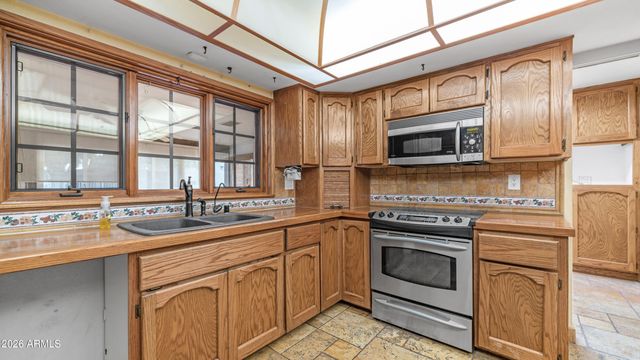 8807 W CHRISTA Way, Tolleson, AZ 85353