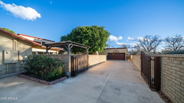 8807 W CHRISTA Way, Tolleson, AZ 85353