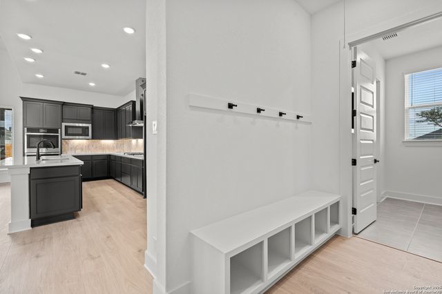 511 Caliban, Cibolo, TX 78108