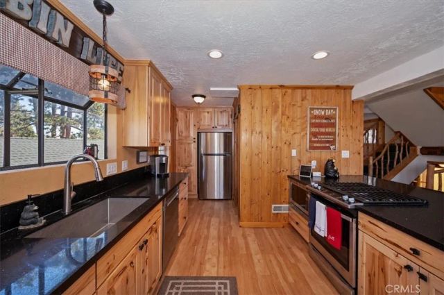 796 Orange, Sugarloaf, CA 92386