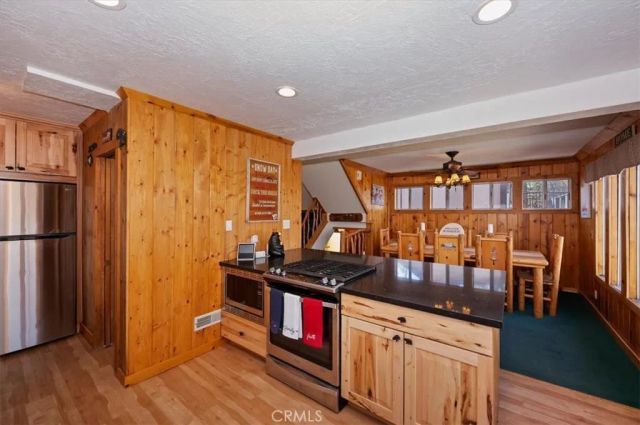 796 Orange, Sugarloaf, CA 92386
