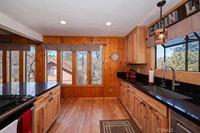 796 Orange, Sugarloaf, CA 92386
