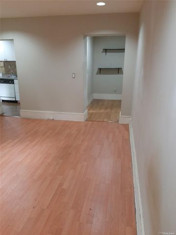 1 Hillside Avenue 1A, Great Neck, NY 11021