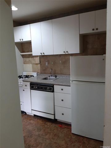 1 Hillside Avenue 1A, Great Neck, NY 11021