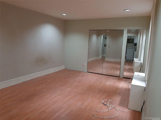 1 Hillside Avenue 1A, Great Neck, NY 11021