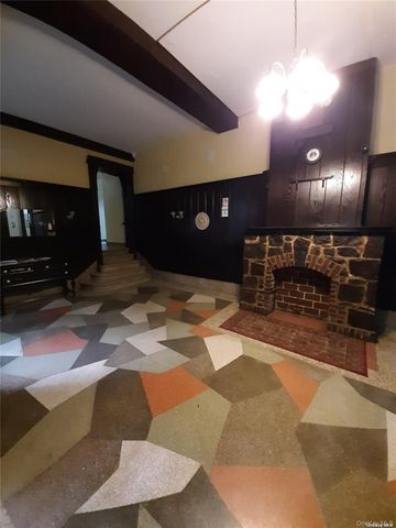 1 Hillside Avenue 1A, Great Neck, NY 11021