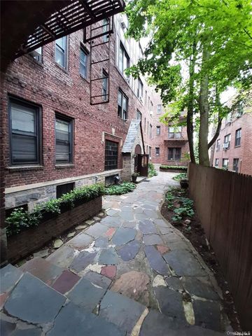 1 Hillside Avenue 1A, Great Neck, NY 11021