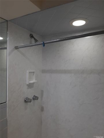 1 Hillside Avenue 1A, Great Neck, NY 11021