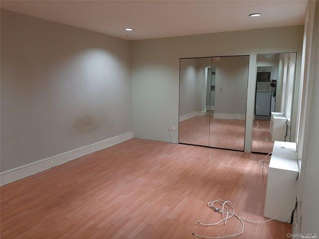 1 Hillside Avenue 1A, Great Neck, NY 11021